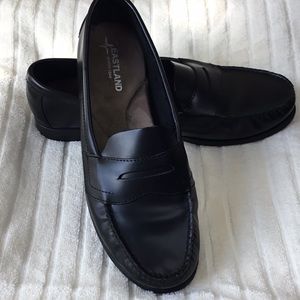 Eastland Woman’s Loafers Black Leather Size 10M Excellent Condition